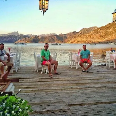 Hotel Uzum Tatil Evi 3*