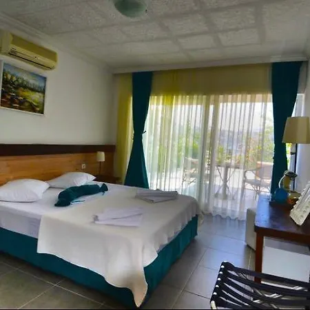 מלון Uzum Tatil Evi