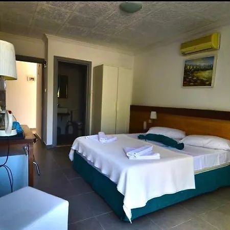 Hotel Uzum Tatil Evi 3*