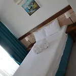 Hotell Uzum Tatil Evi