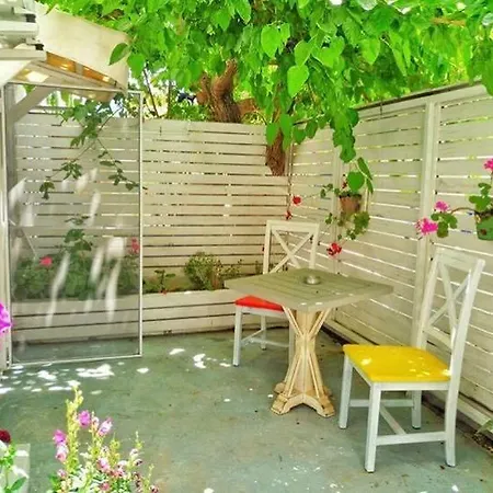 Hotel Uzum Tatil Evi 3*
