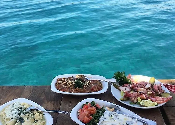 Hotel Uzum Tatil Evi 3*