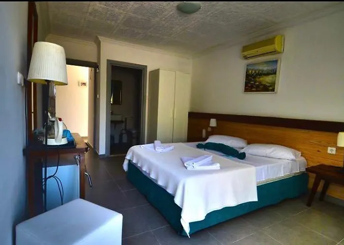 Hotel Uzum Tatil Evi 3*